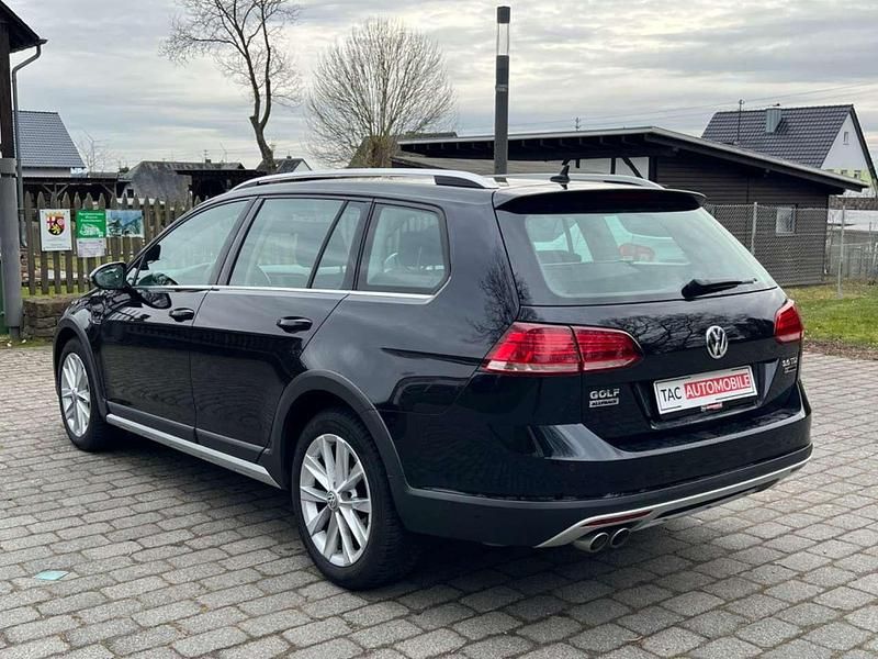 Deep black perleffekt Gebraucht 2018 VW Golf Alltrack Kombi | 11.480 € (Superpreis) - Bild 1/4