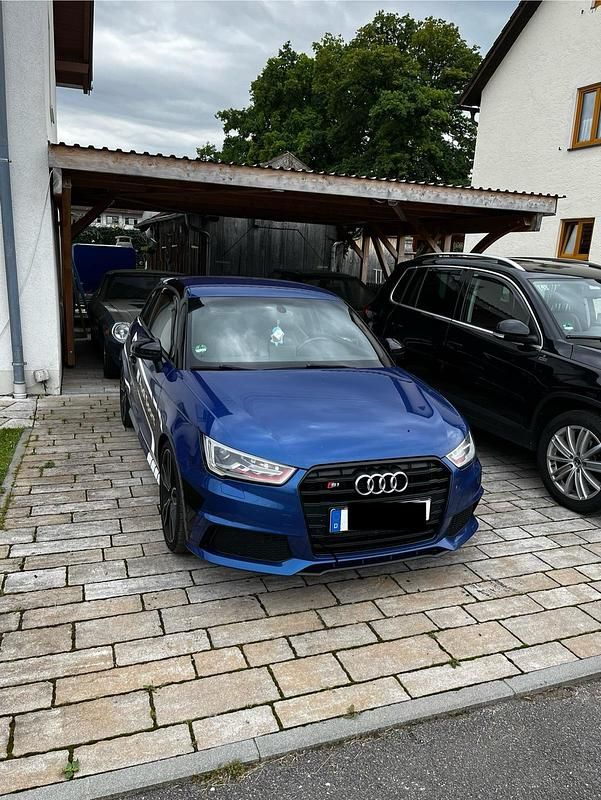 Blau Gebraucht 2016 Audi S1 Kleinwagen | 20.990 € (Fairer Preis) - Bild 1/4