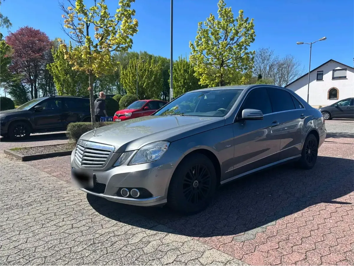 Gebraucht Mercedes E300 231 PS (169 kW) 2010 Grau Limousine