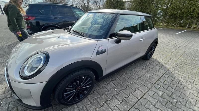 Gebraucht Mini ONE Classic 102 PS (75 kW) 2021 Grau Kleinwagen