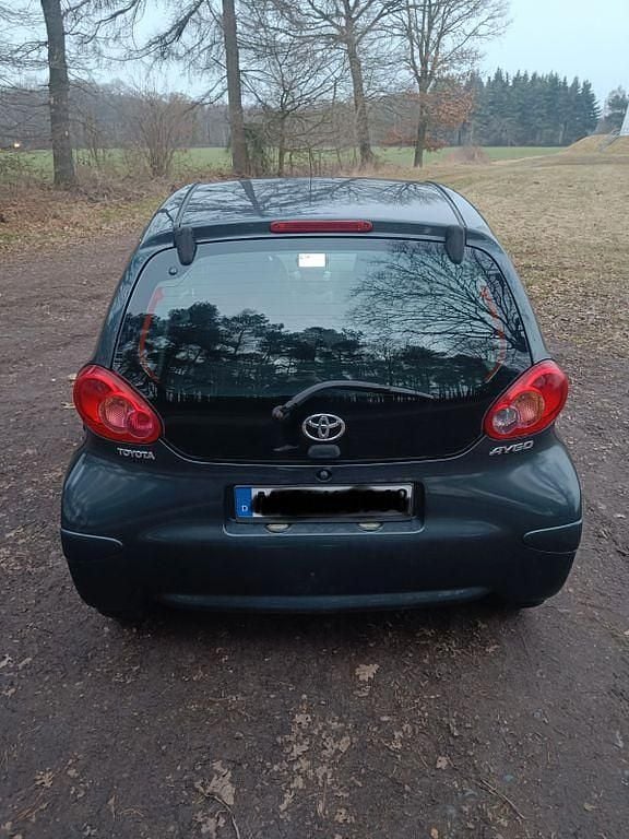 Gebraucht Toyota Aygo 68 PS (50 kW) 2009 Grau Kleinwagen