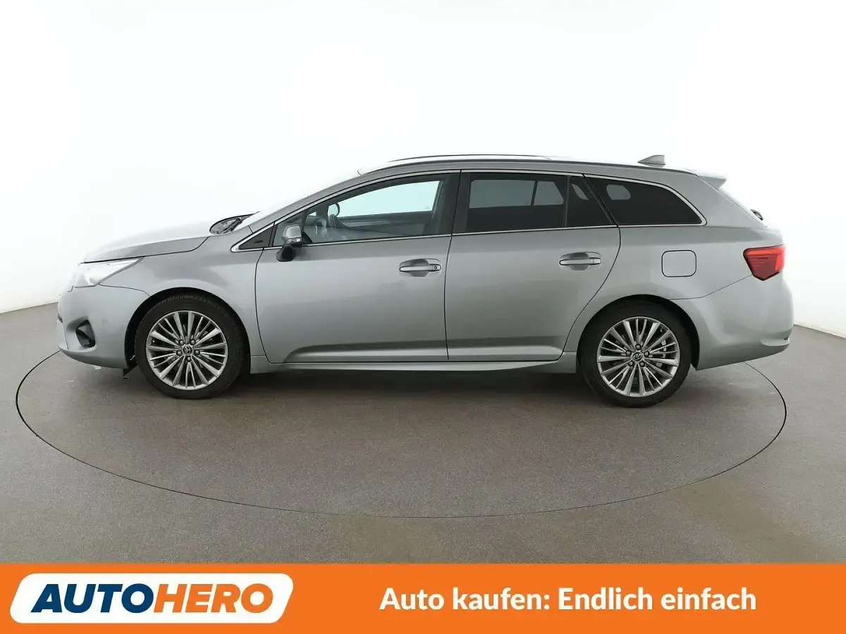 Gebraucht Toyota Avensis Edition 147 PS (108 kW) 2015 Grau Kombi
