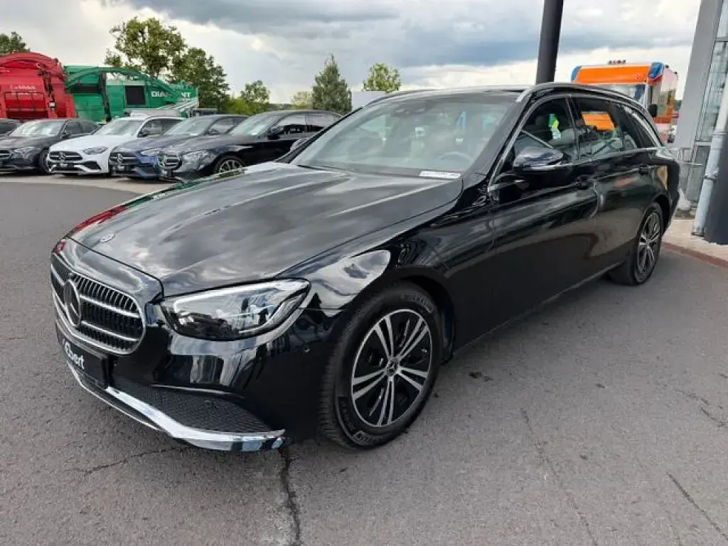 Gebraucht Mercedes E200 Avantgarde 160 PS (117 kW) 2024 Obsidianschwarz (metallic) Kombi