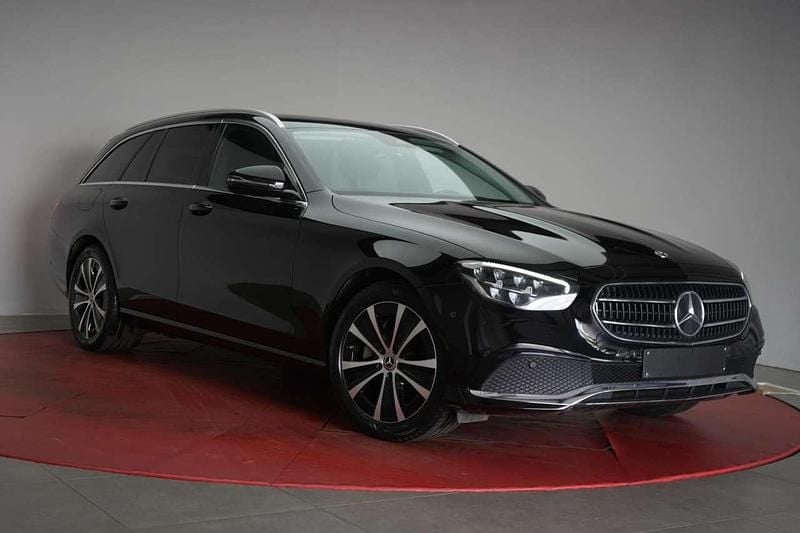 Schwarz Gebraucht 2022 Mercedes E300 Kombi | 26.490 € (Superpreis) - Bild 1/4