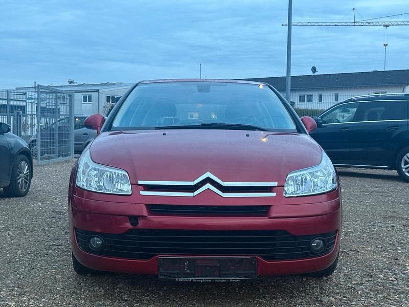 Gebraucht Citroën C4 109 PS (80 kW) 2007 Rot Limousine