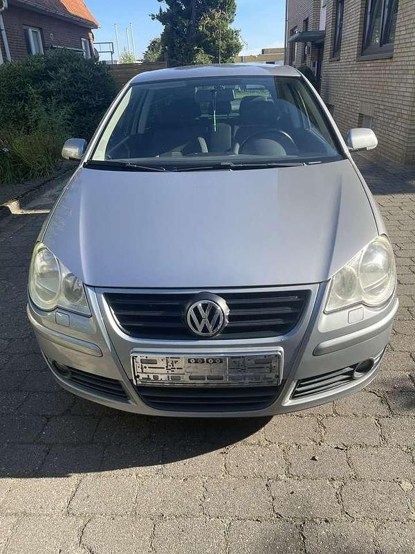 Grau Gebraucht 2008 VW Polo United Limousine | 2.490 € (Fairer Preis) - Bild 1/4