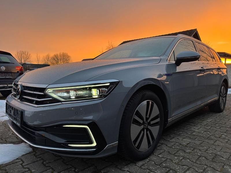Gebraucht VW Passat GTE 218 PS (160 kW) 2022 Grau Limousine