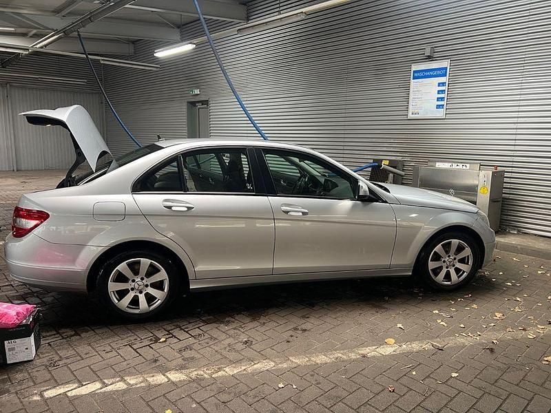 Gebraucht Mercedes C200 184 PS (135 kW) 2009 Silber Limousine