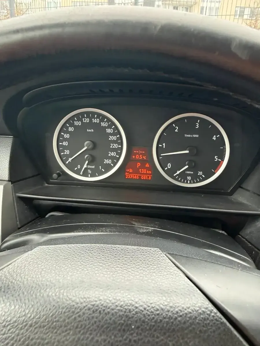 Second-hand BMW 525 177 CP (130 kW) 2004 Albastru Berlinǎ