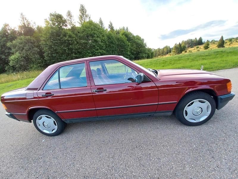 Gebraucht Mercedes 190 1985 Rot Limousine