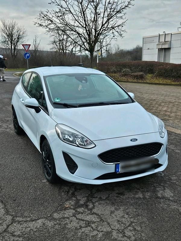 Weiß Gebraucht 2019 Ford Fiesta Cool & Connect Kleinwagen | 7.999 € (Guter Preis) - Bild 1/4