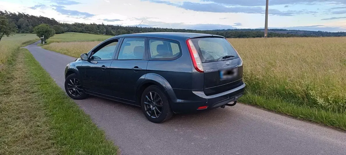 Gebraucht Ford Focus 80 PS (58 kW) 2010 Grau Kombi