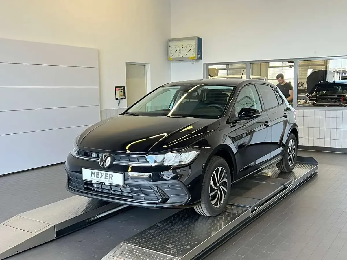 Neu VW Polo Life 95 PS (69 kW) 2026 Deep black perleffekt Kleinwagen