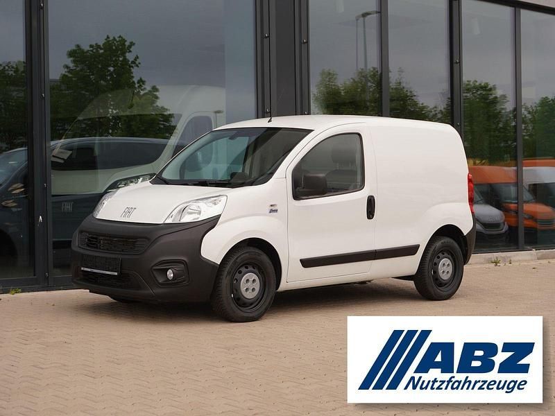 Weiß Gebraucht 2023 Fiat Fiorino Van / Kleinbus | 17.493 € (Teuer) - Bild 1/4