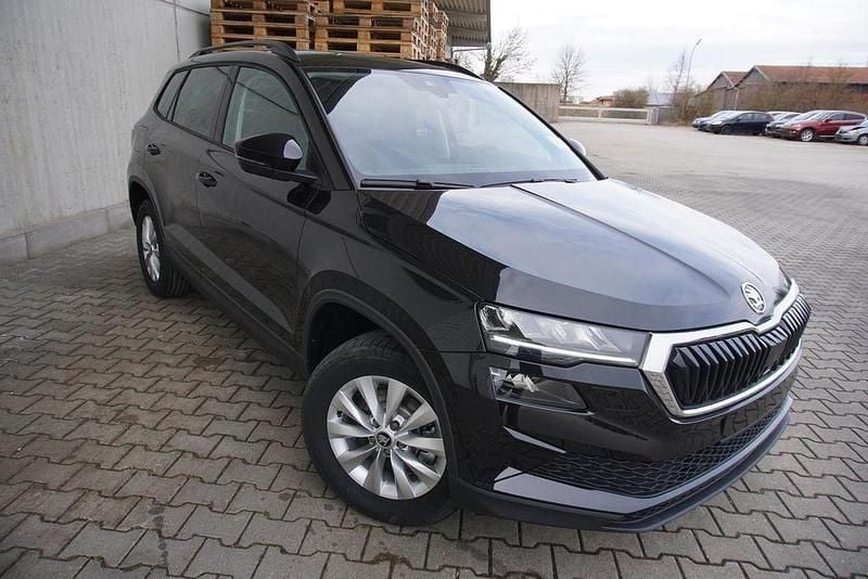 Schwarzmagic perleffekt Gebraucht 2024 Skoda Karoq SUV | 27.495 € (Superpreis) - Bild 1/4