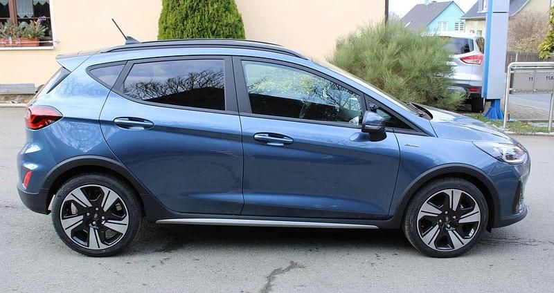 Gebraucht Ford Fiesta Active X 125 PS (91 kW) 2023 Chromablau Kleinwagen