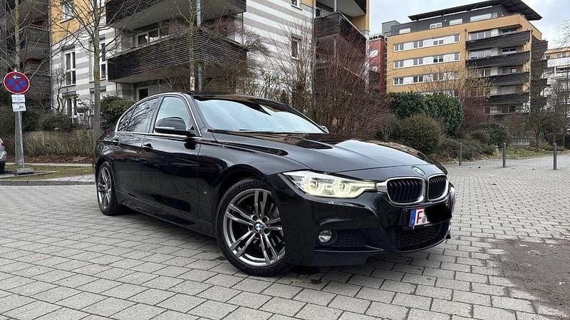 Gebraucht BMW 330e iPerformance 184 PS (135 kW) 2017 Schwarz Limousine