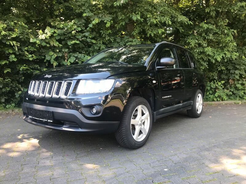 Gebraucht Jeep Compass Sport 156 PS (114 kW) 2011 Black clear coat SUV