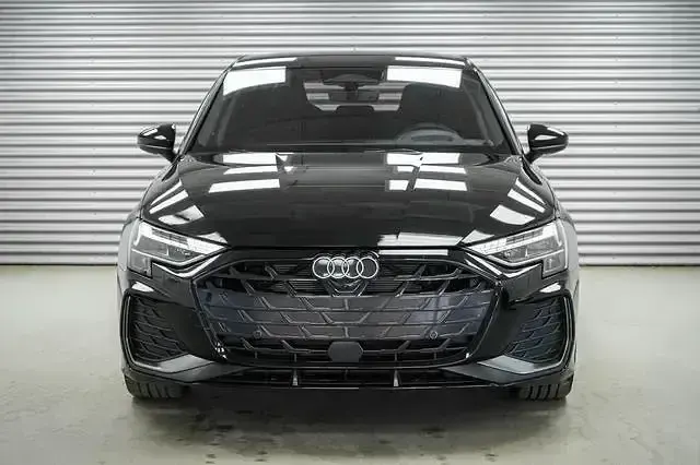 Neu Audi A3 Ambiente 204 PS (150 kW) 2026 Mythosschwarz metallic (0e)