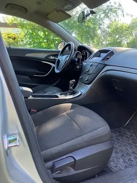 Gebraucht Opel Insignia Selection 110 PS (80 kW) 2010 Silber Limousine