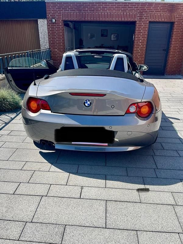 Gebraucht BMW Z4 170 PS (125 kW) 2005 Grau Cabrio