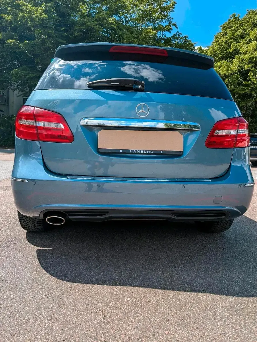 Gebraucht Mercedes B200 156 PS (114 kW) 2012 Blau Van / Kleinbus