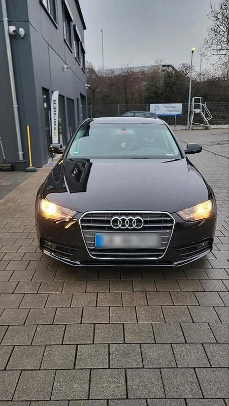 Schwarz Gebraucht 2015 Audi A4 Limousine | 9.700 € (Etwas zu teuer) - Bild 1/4