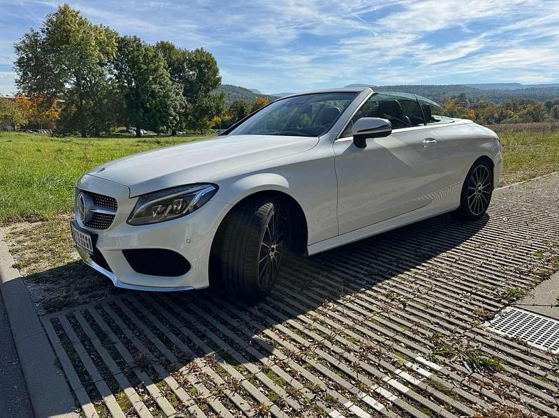 Weiß Gebraucht 2018 Mercedes C300 AMG line Cabrio | 37.500 € (Fairer Preis) - Bild 1/4