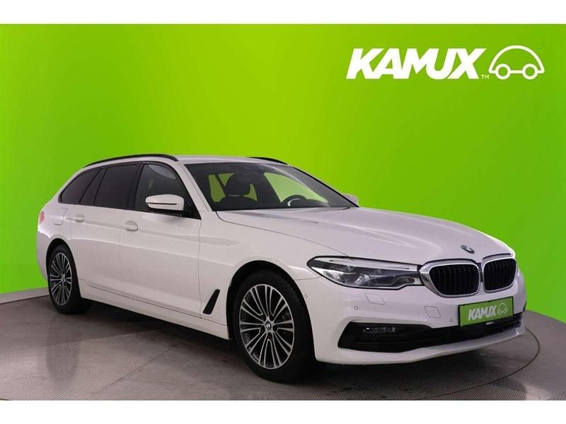 Weiss Gebraucht 2020 BMW 520 Sport Line Kombi | 25.900 € (Fairer Preis) - Bild 1/3