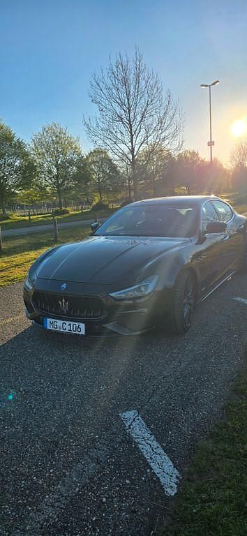 Gebraucht Maserati Ghibli 349 PS (256 kW) 2018 Schwarz Limousine