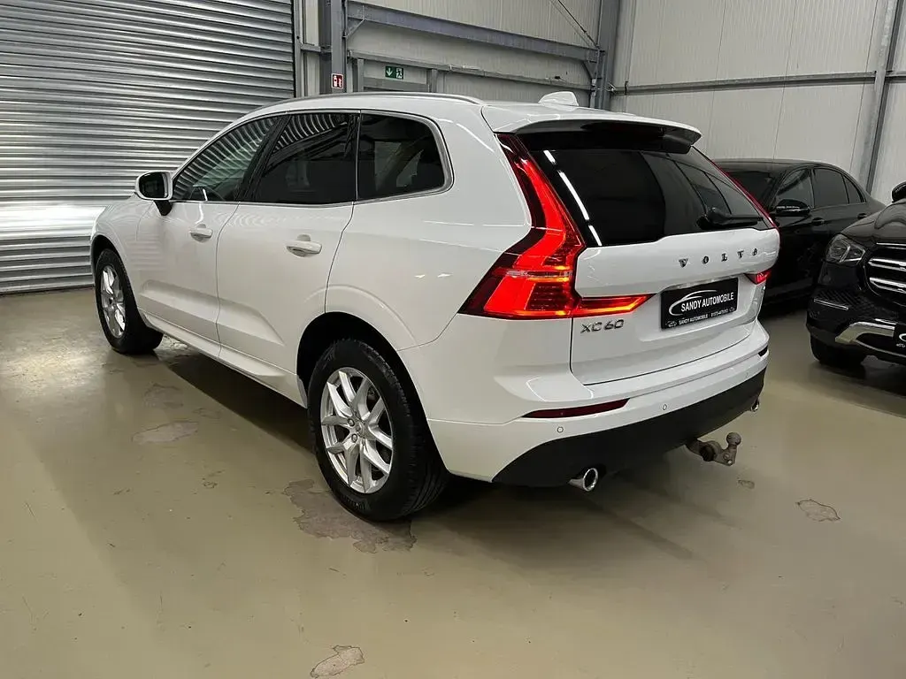 Gebraucht Volvo XC60 Momentum 197 PS (144 kW) 2021 Ice white, solid / solid SUV