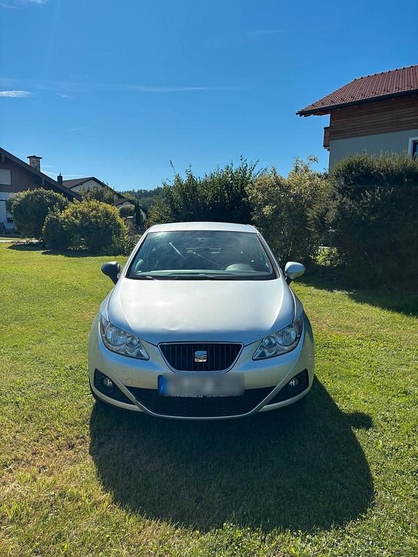 Silber Gebraucht 2009 Seat Ibiza SC Reference Kleinwagen | 2.300 € (Fairer Preis) - Bild 1/4