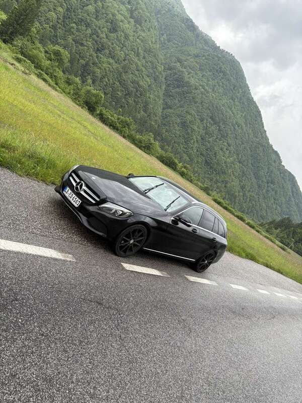 Schwarz Gebraucht 2025 Mercedes C250 | 19.500 € - Bild 1/4