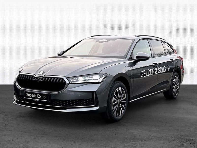 Graphite grau metallic Neu 2025 Skoda Superb Selection Kombi | 44.990 € (Teuer) - Bild 1/4