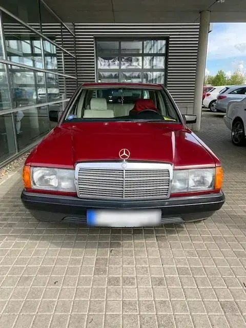 Gebraucht Mercedes 190 122 PS (89 kW) 1985 Rot Limousine