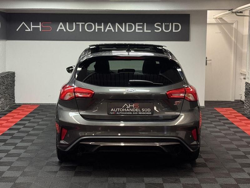 Gebraucht Ford Focus ST 280 PS (205 kW) 2019 Magneticgrau (metallic) Limousine