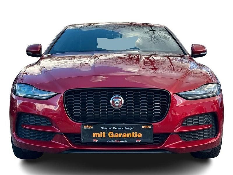 Gebraucht Jaguar XE S 179 PS (131 kW) 2020 Rot Limousine