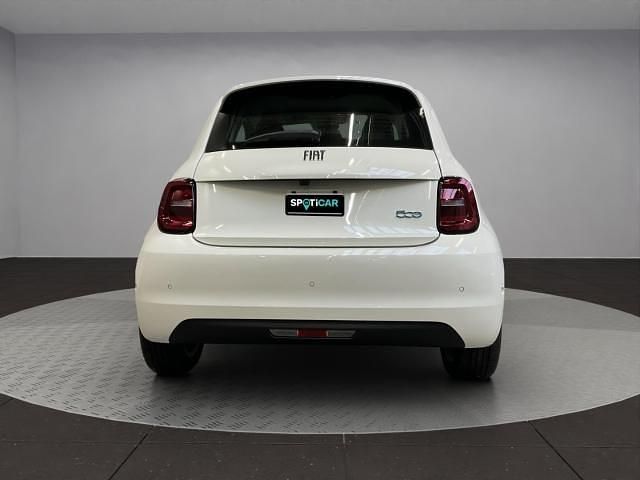 Neu Fiat 500e 69 kW (95 PS) 2026 Weiss Kleinwagen