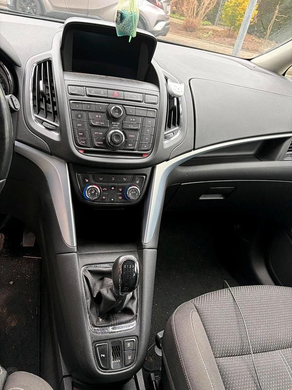 Gebraucht Opel Zafira 140 PS (102 kW) 2015 Schwarz Van / Kleinbus