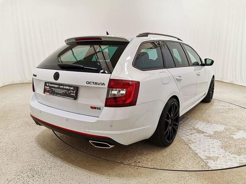 Gebraucht Skoda Octavia RS 230 PS (169 kW) 2018 Moonweiss metallic Kombi