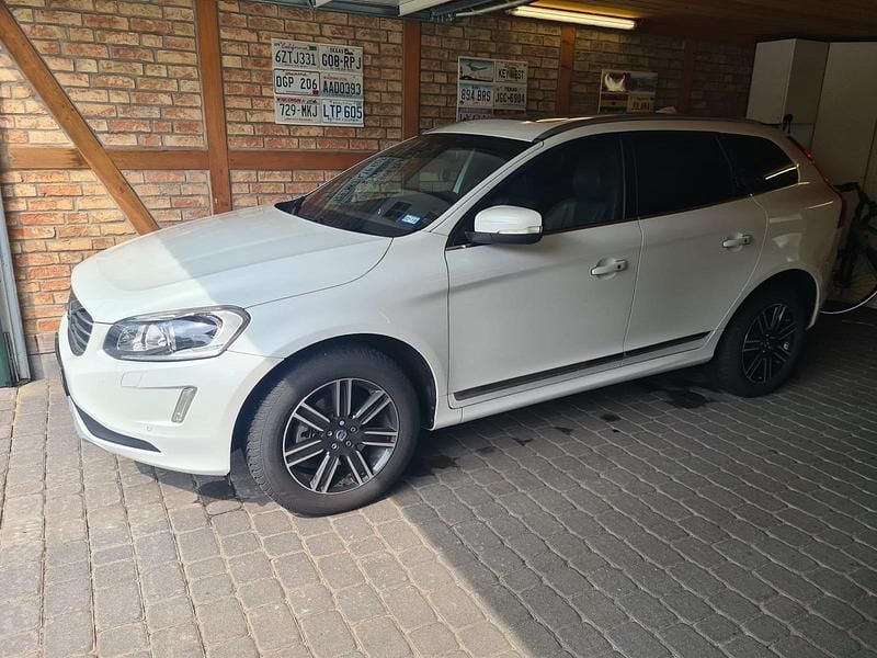 Gebraucht Volvo XC60 Summum 150 PS (110 kW) 2017 Weiß SUV