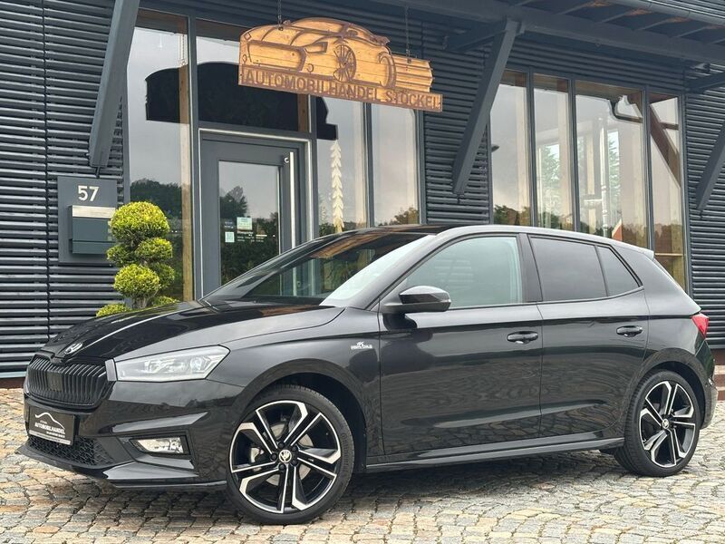 Black magic Gebraucht 2024 Skoda Fabia Monte Carlo Limousine | 22.555 € (Fairer Preis) - Bild 1/4