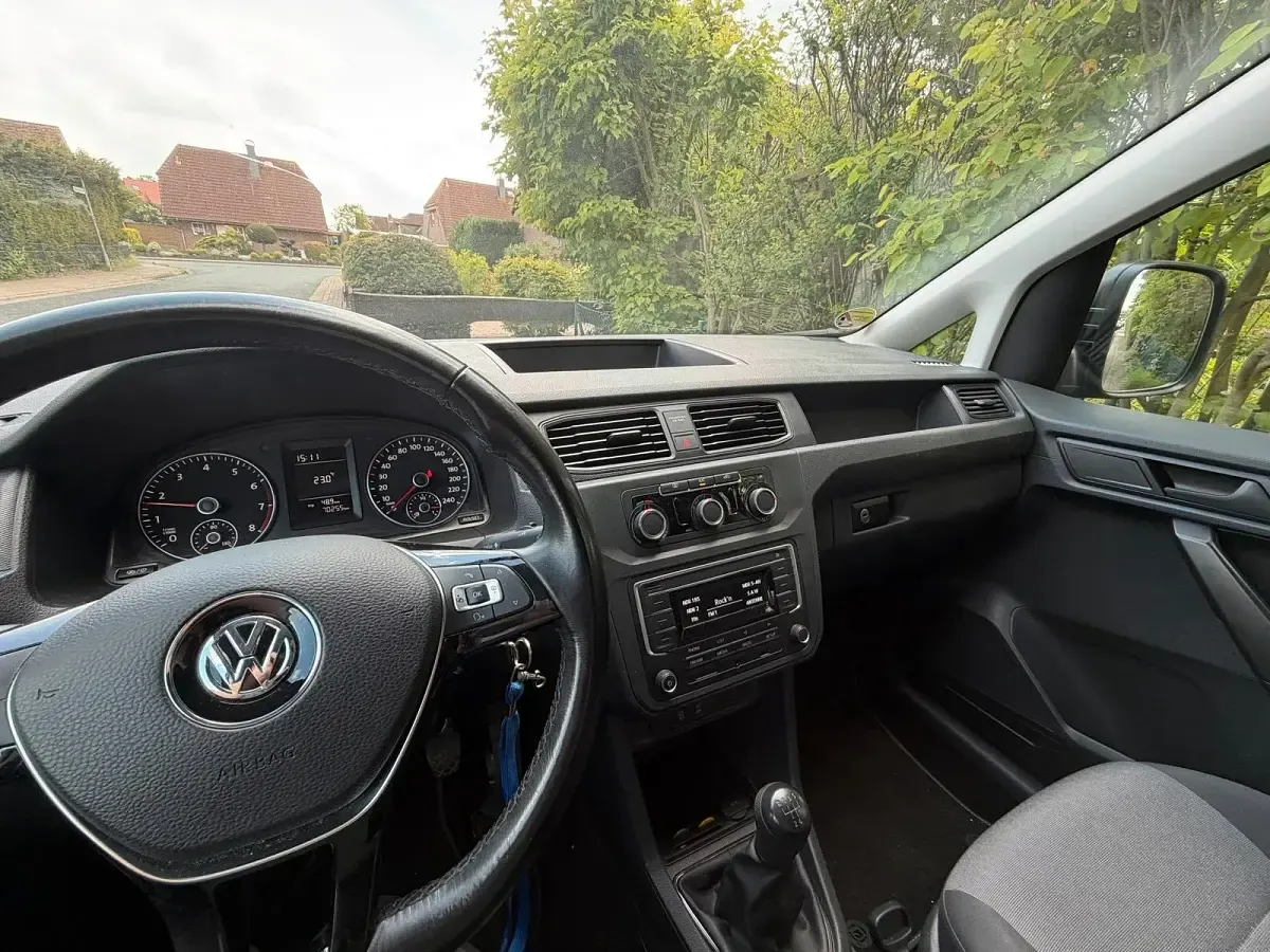 Usata VW Caddy 102 CV (75 kW) 2019 Grigio Monovolume