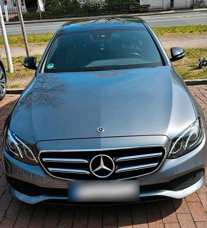 Gebraucht Mercedes E220 194 PS (142 kW) 2019 Grau Limousine