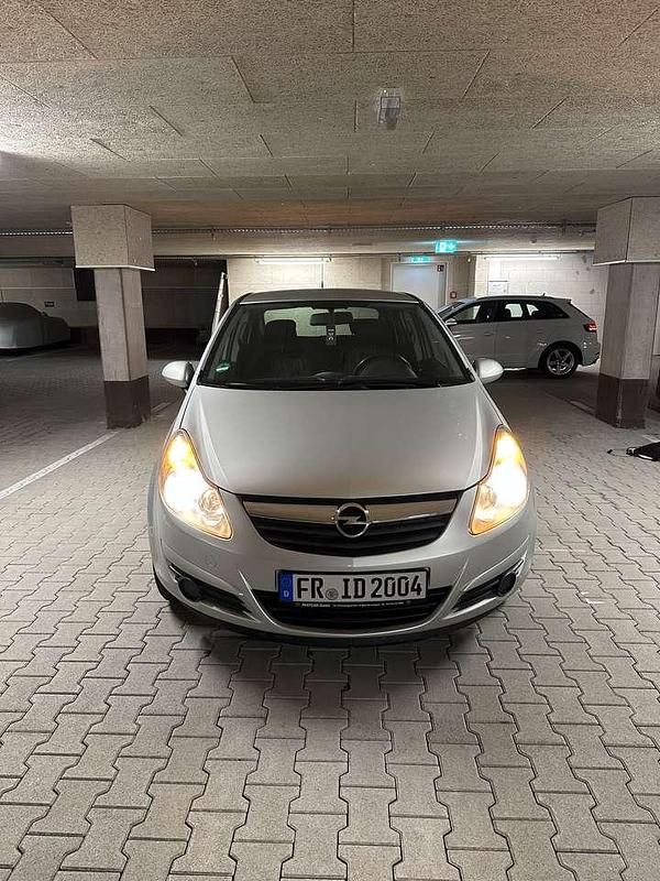 Grau Gebraucht 2010 Opel Corsa Edition Kleinwagen | 5.299 € (Etwas zu teuer) - Bild 1/4