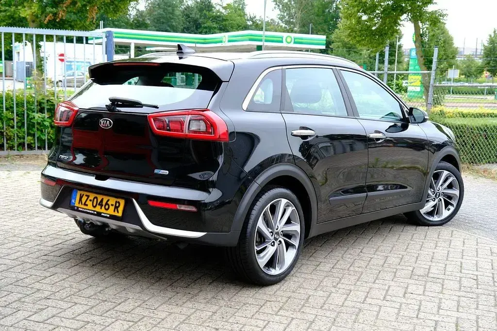 Gebraucht Kia Niro First Edition 105 PS (77 kW) 2017 Schwarz SUV