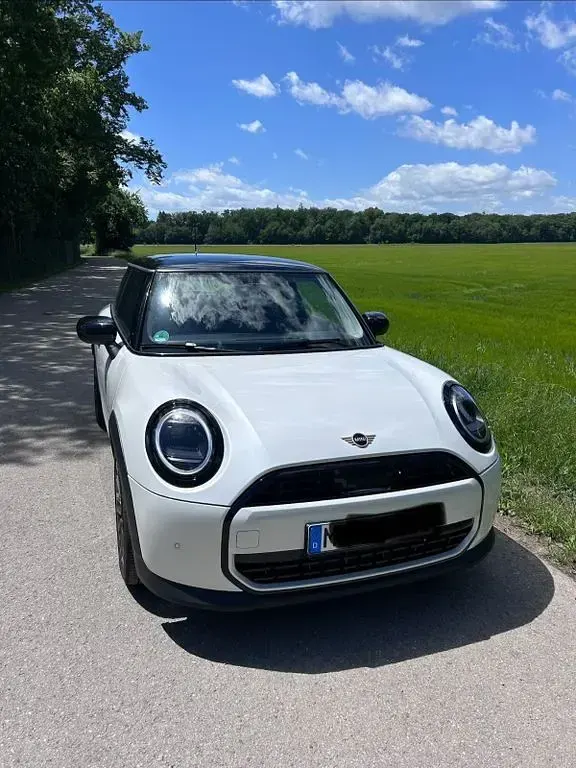 Gebraucht Mini Cooper Classic 156 PS (114 kW) 2024 Weiß Kleinwagen