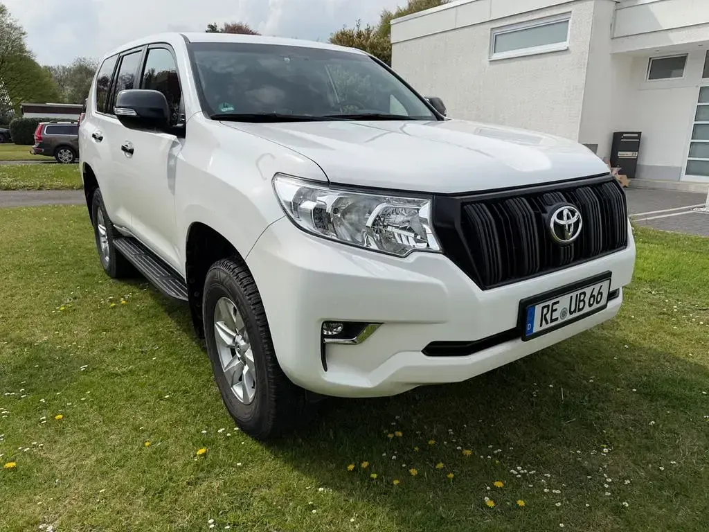 Gebraucht Toyota Land Cruiser 204 PS (150 kW) 2021 Grau SUV