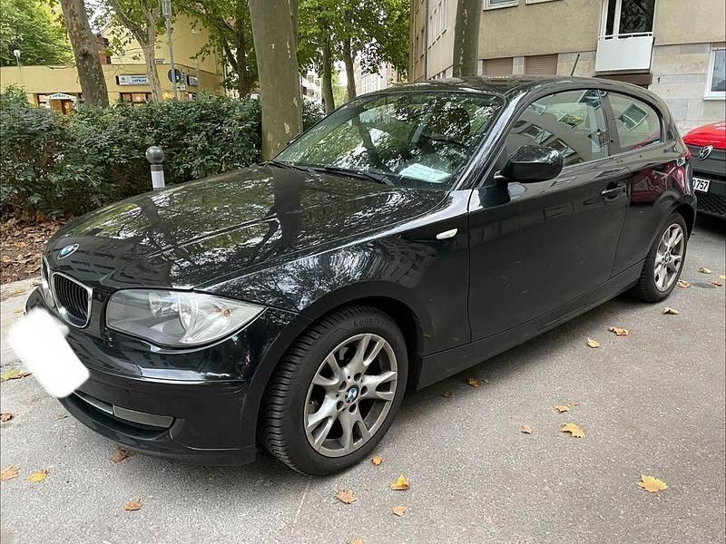 Schwarz Gebraucht 2009 BMW 116 Kleinwagen | 4.900 € (Fairer Preis) - Bild 1/4