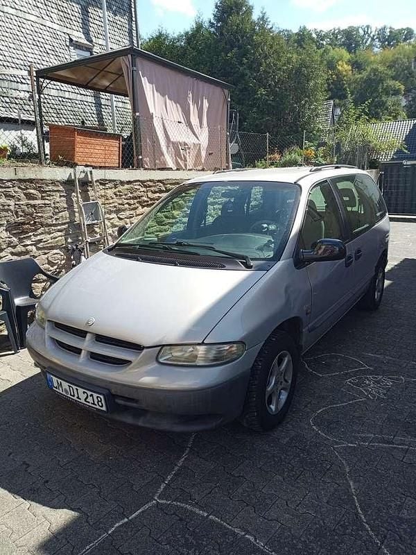 Gebraucht 2000 Chrysler Voyager Van / Kleinbus | 1.800 € - Bild 1/4
